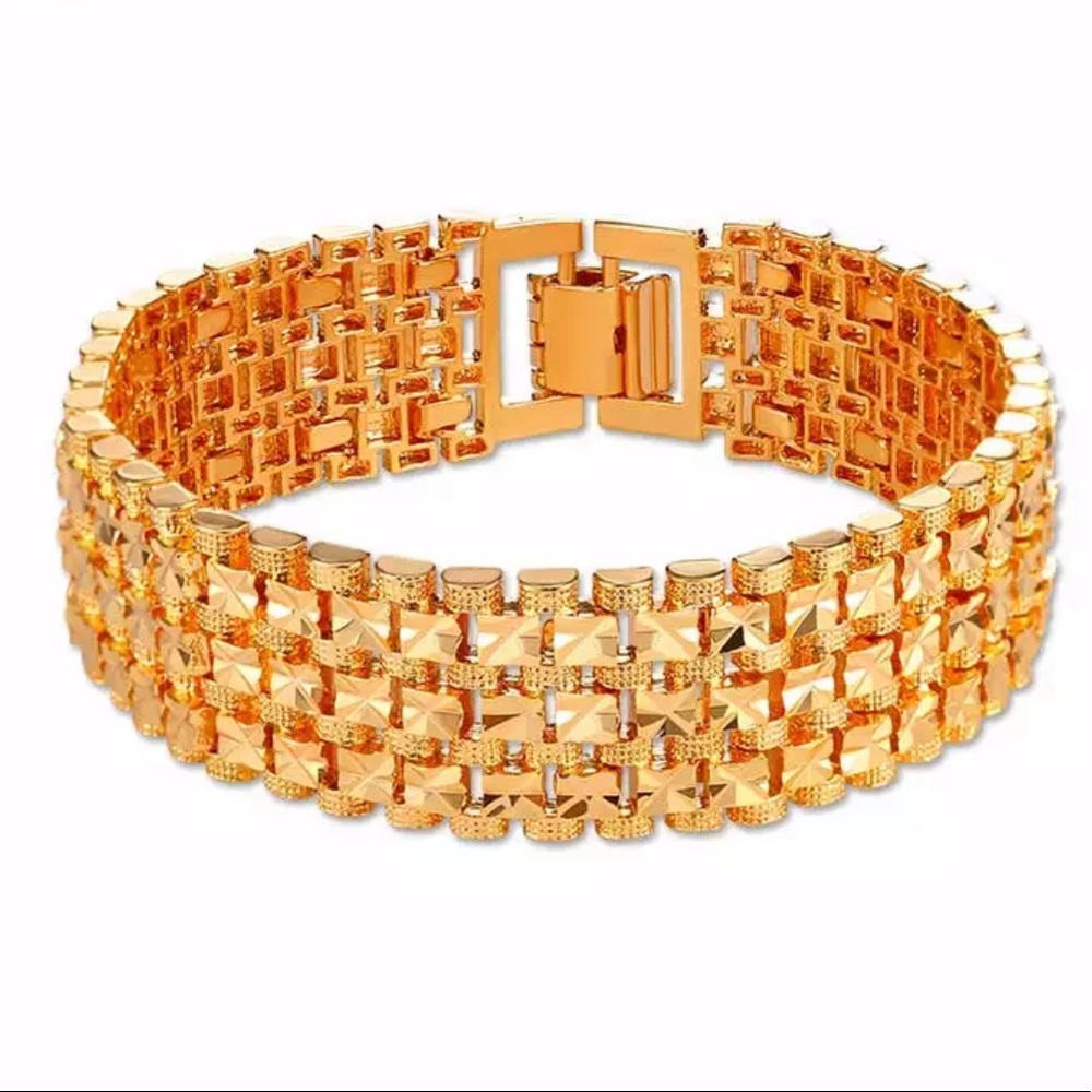 Brand new 18k Gold Plated  Bracelet